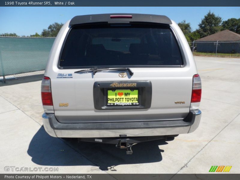 White / Oak 1998 Toyota 4Runner SR5