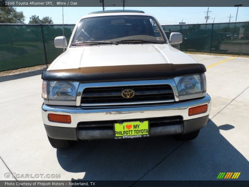 White / Oak 1998 Toyota 4Runner SR5