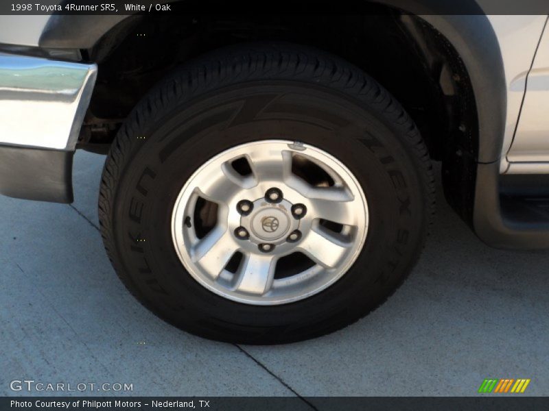 White / Oak 1998 Toyota 4Runner SR5