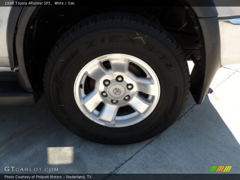 White / Oak 1998 Toyota 4Runner SR5