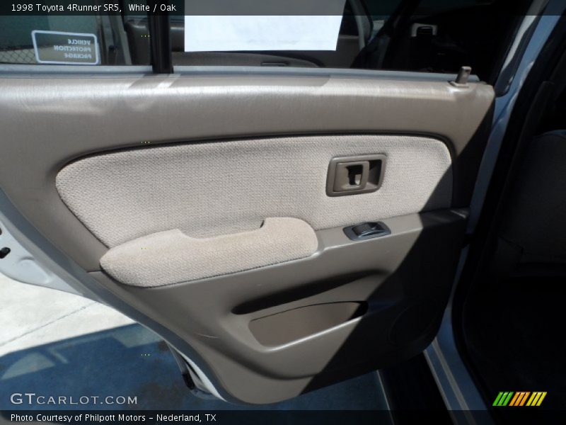 White / Oak 1998 Toyota 4Runner SR5