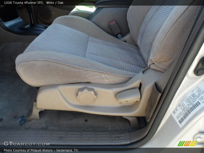 White / Oak 1998 Toyota 4Runner SR5