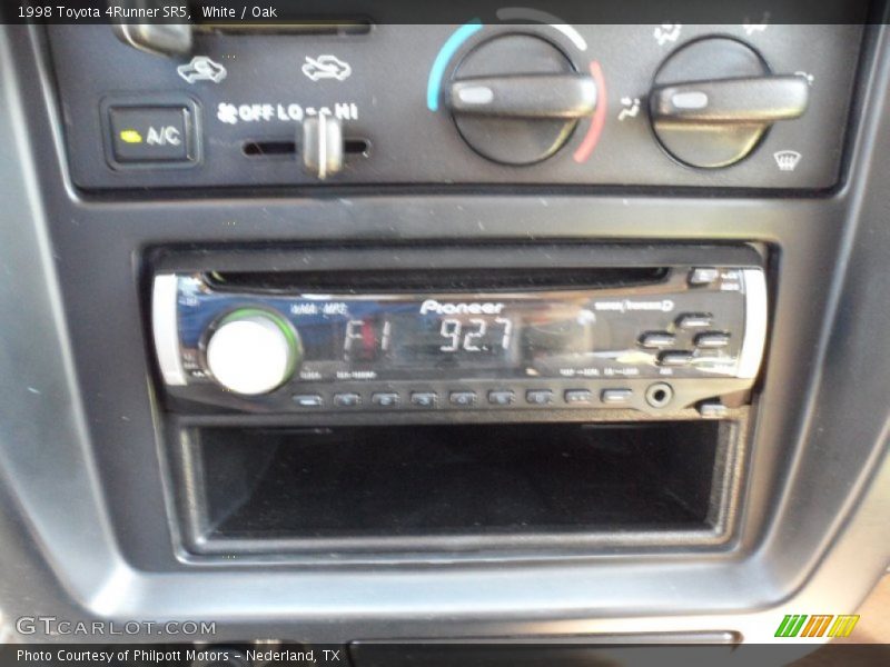 White / Oak 1998 Toyota 4Runner SR5
