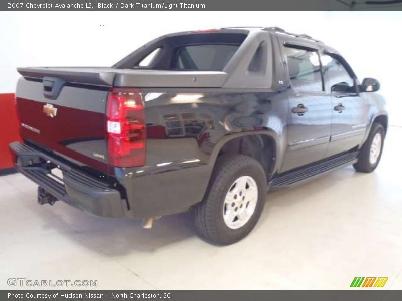 Black / Dark Titanium/Light Titanium 2007 Chevrolet Avalanche LS