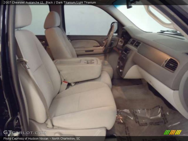 Black / Dark Titanium/Light Titanium 2007 Chevrolet Avalanche LS
