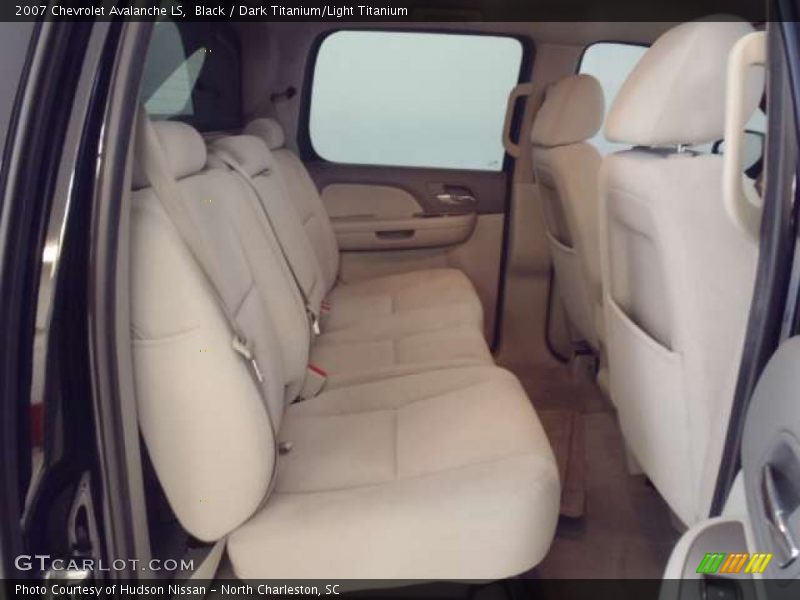 Black / Dark Titanium/Light Titanium 2007 Chevrolet Avalanche LS