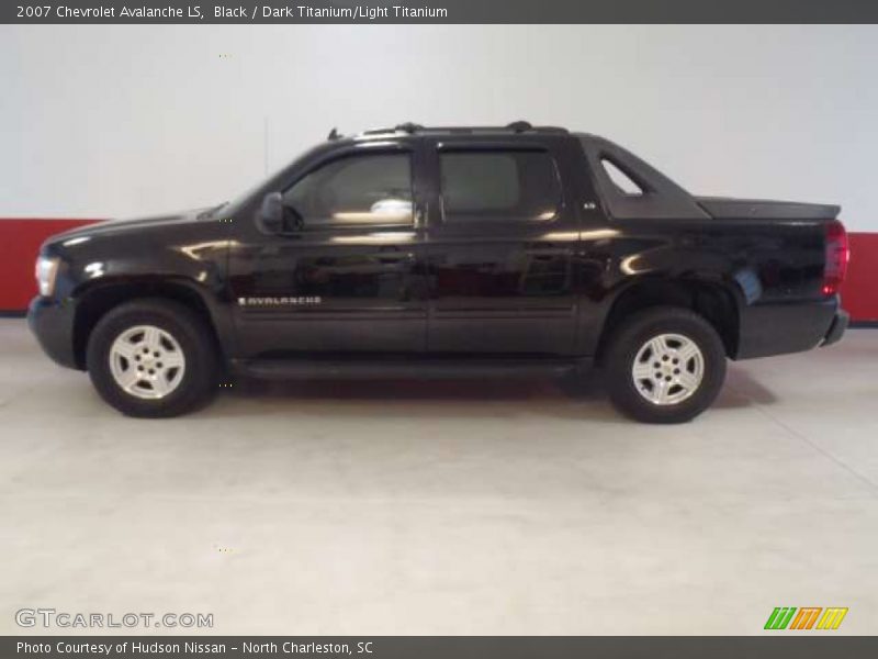 Black / Dark Titanium/Light Titanium 2007 Chevrolet Avalanche LS