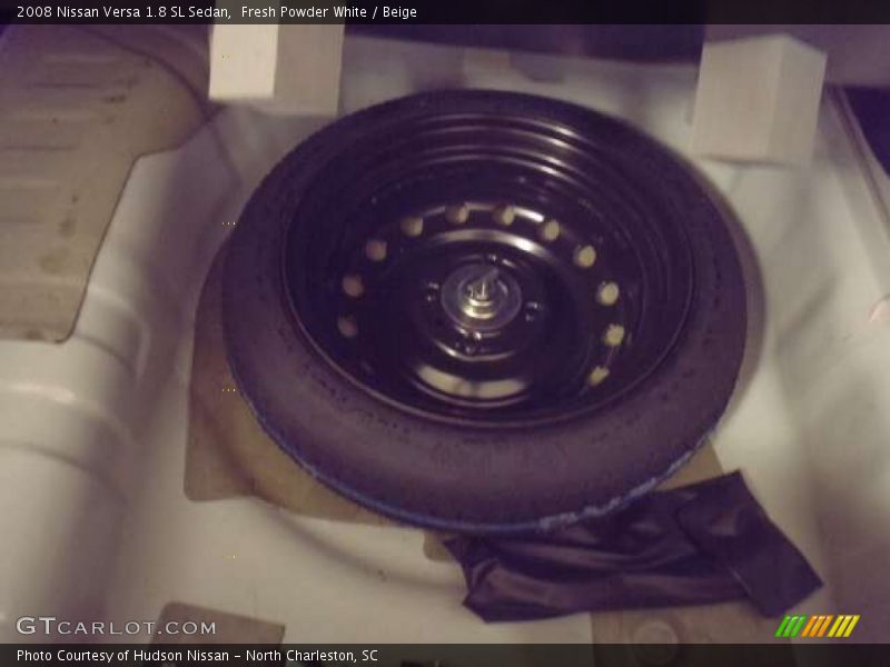 Fresh Powder White / Beige 2008 Nissan Versa 1.8 SL Sedan