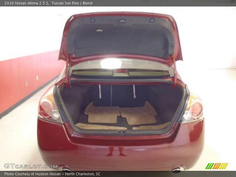 Tuscan Sun Red / Blond 2010 Nissan Altima 2.5 S