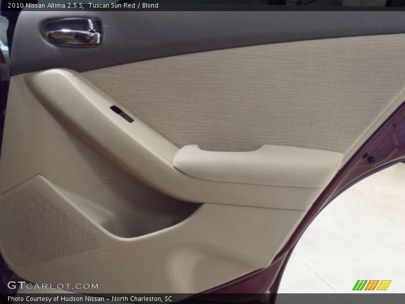 Tuscan Sun Red / Blond 2010 Nissan Altima 2.5 S