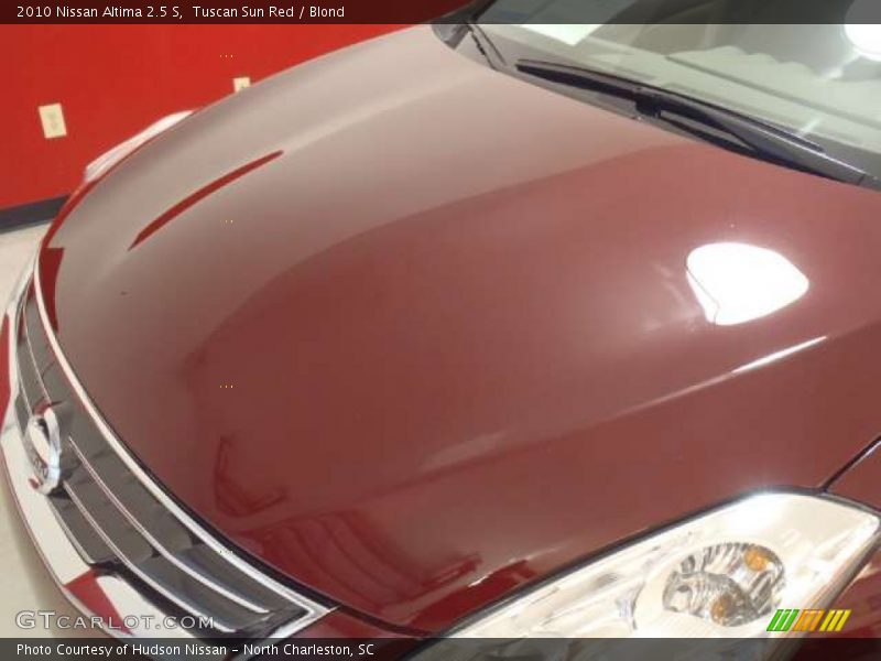 Tuscan Sun Red / Blond 2010 Nissan Altima 2.5 S