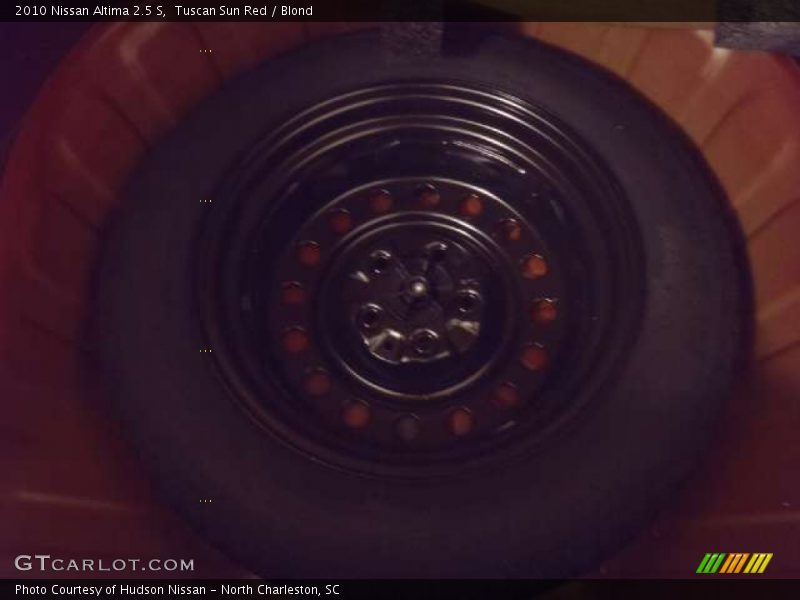 Tuscan Sun Red / Blond 2010 Nissan Altima 2.5 S