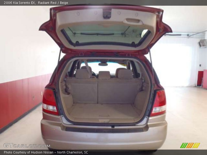 Radiant Red / Beige 2006 Kia Sorento EX