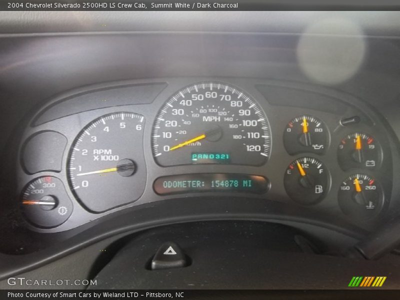Summit White / Dark Charcoal 2004 Chevrolet Silverado 2500HD LS Crew Cab