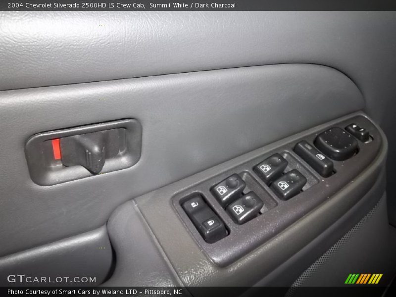 Summit White / Dark Charcoal 2004 Chevrolet Silverado 2500HD LS Crew Cab