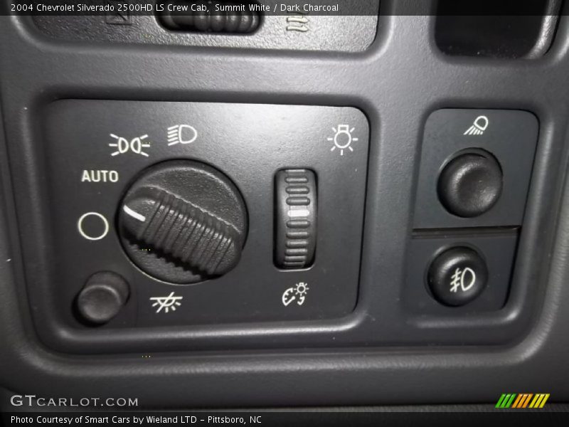 Controls of 2004 Silverado 2500HD LS Crew Cab