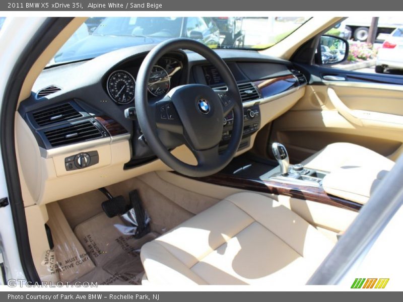 Alpine White / Sand Beige 2011 BMW X5 xDrive 35i