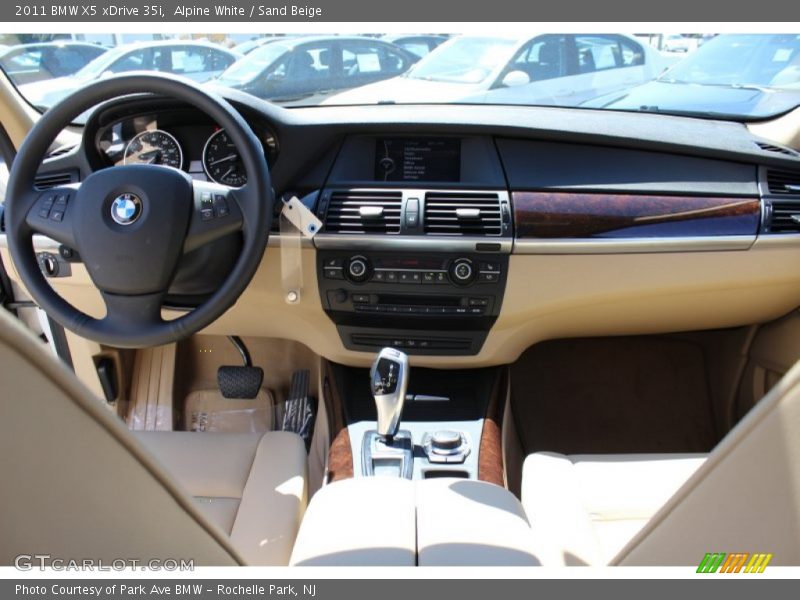 Alpine White / Sand Beige 2011 BMW X5 xDrive 35i