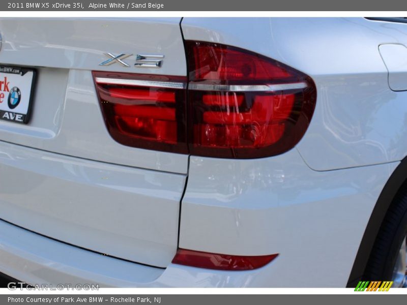 Alpine White / Sand Beige 2011 BMW X5 xDrive 35i