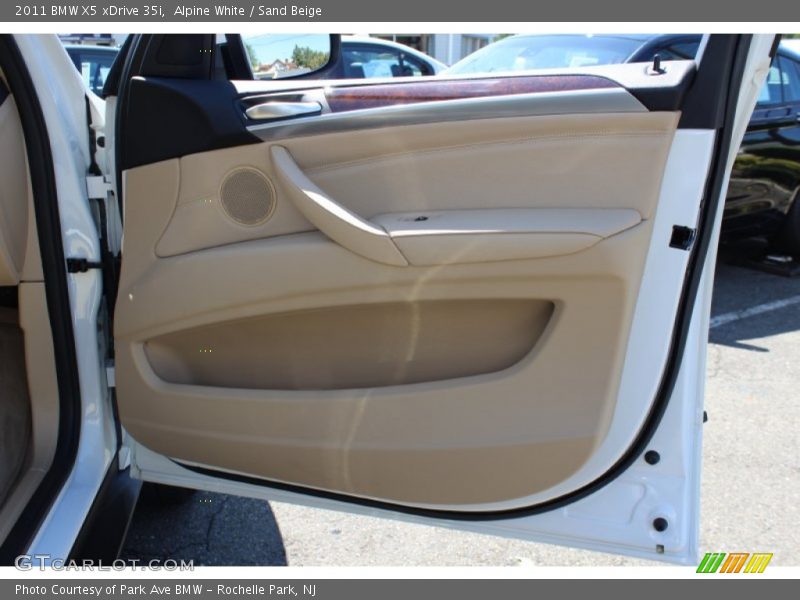 Alpine White / Sand Beige 2011 BMW X5 xDrive 35i