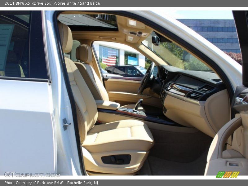 Alpine White / Sand Beige 2011 BMW X5 xDrive 35i