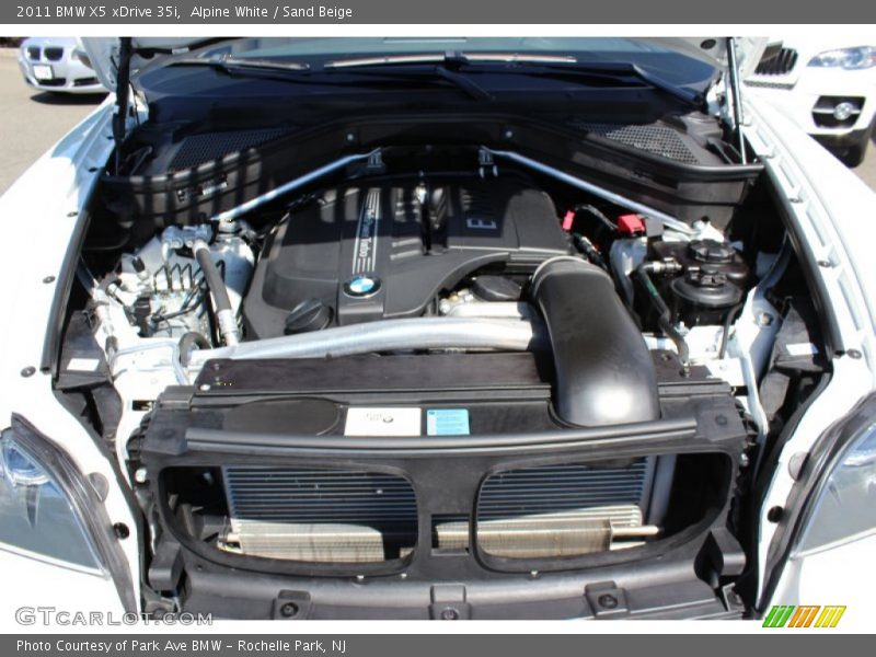 Alpine White / Sand Beige 2011 BMW X5 xDrive 35i