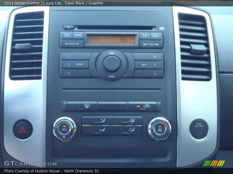 Super Black / Graphite 2011 Nissan Frontier SV King Cab