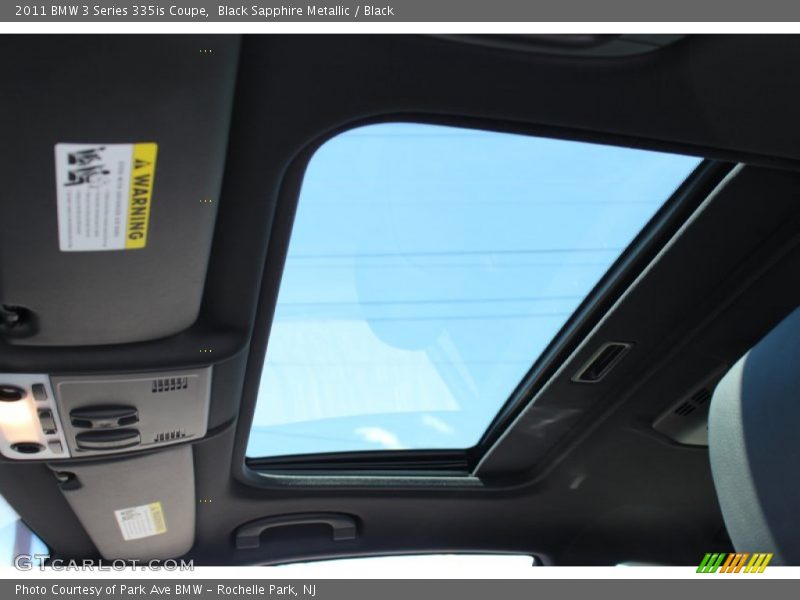 Sunroof of 2011 3 Series 335is Coupe