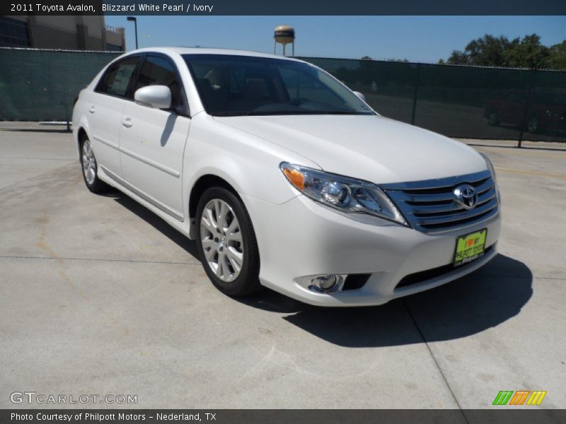 Blizzard White Pearl / Ivory 2011 Toyota Avalon
