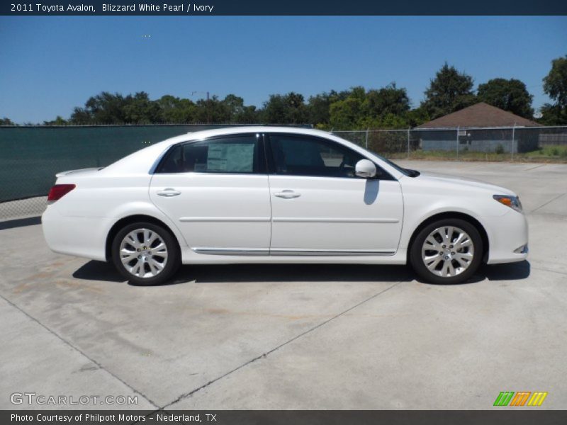 Blizzard White Pearl / Ivory 2011 Toyota Avalon