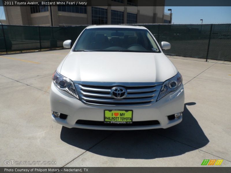 Blizzard White Pearl / Ivory 2011 Toyota Avalon