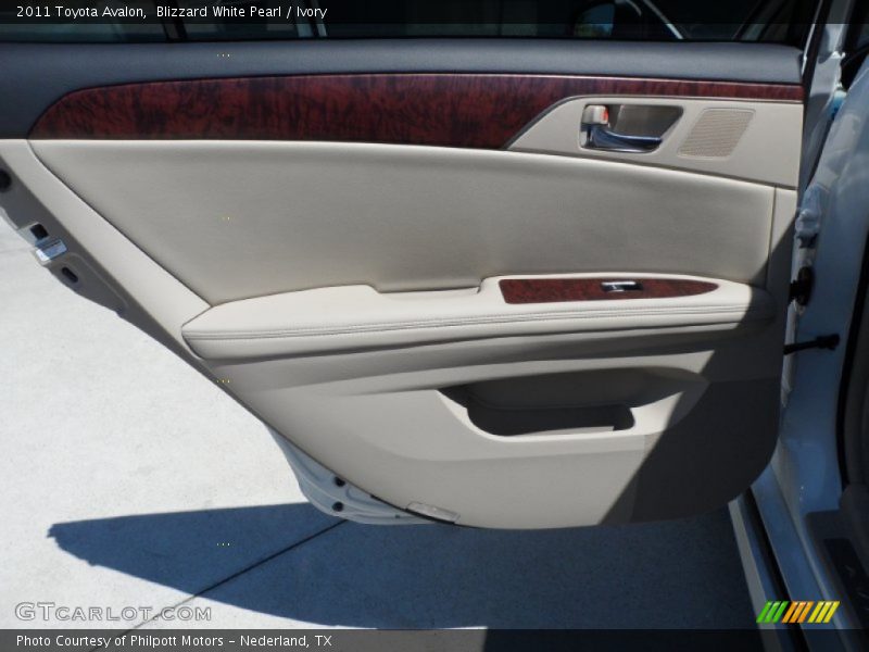 Blizzard White Pearl / Ivory 2011 Toyota Avalon