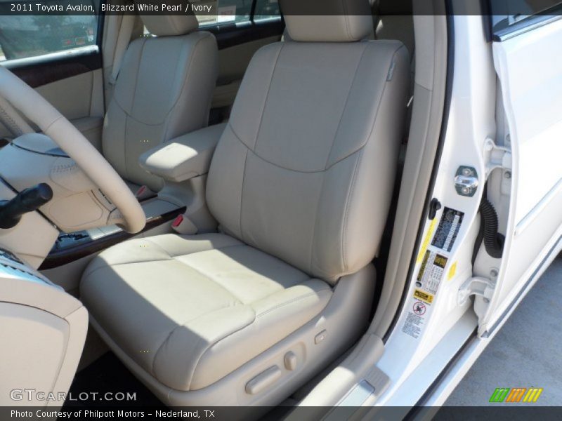 Blizzard White Pearl / Ivory 2011 Toyota Avalon