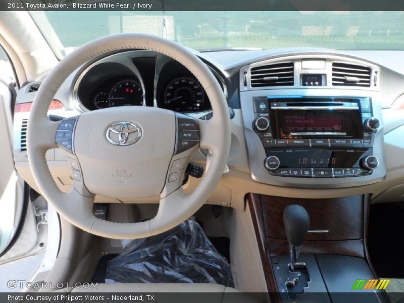 Blizzard White Pearl / Ivory 2011 Toyota Avalon