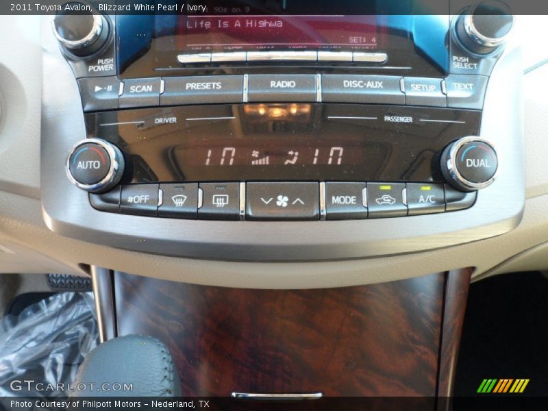 Blizzard White Pearl / Ivory 2011 Toyota Avalon