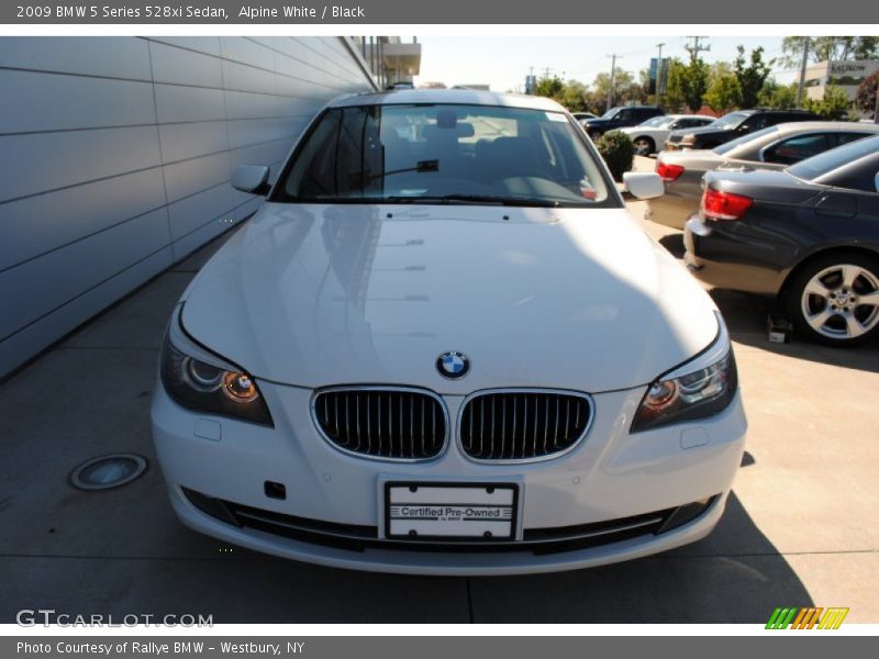 Alpine White / Black 2009 BMW 5 Series 528xi Sedan