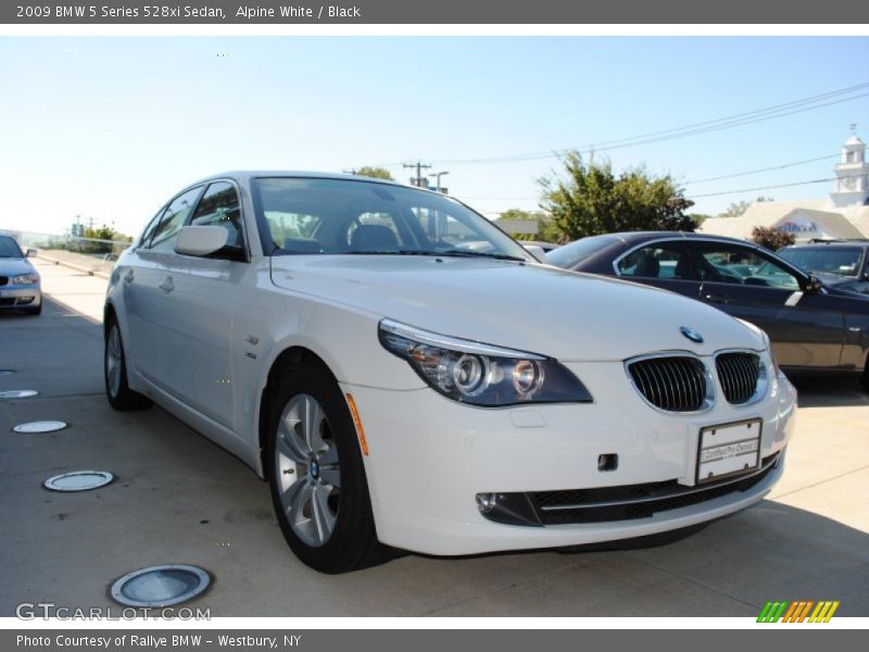 Alpine White / Black 2009 BMW 5 Series 528xi Sedan