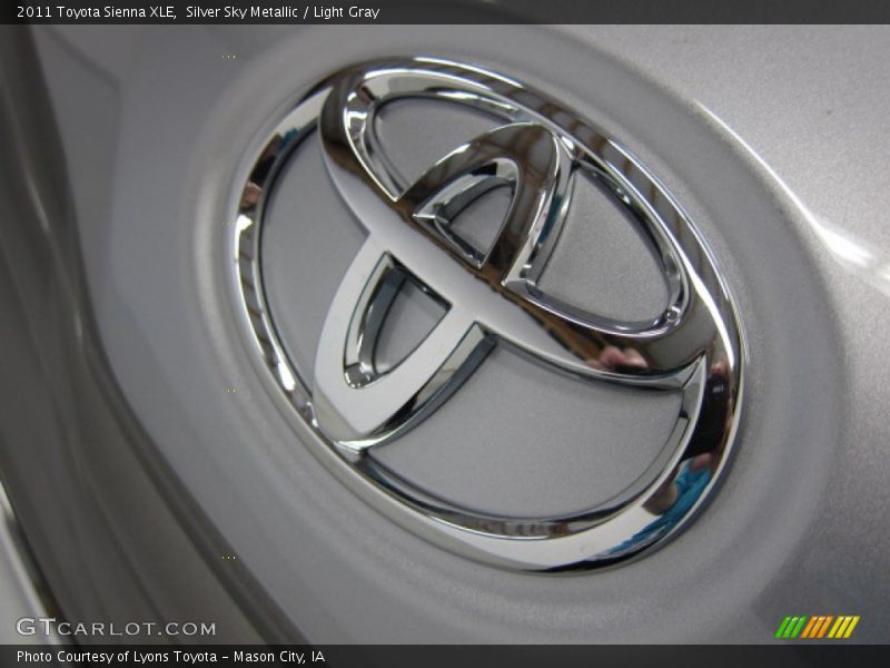 Silver Sky Metallic / Light Gray 2011 Toyota Sienna XLE