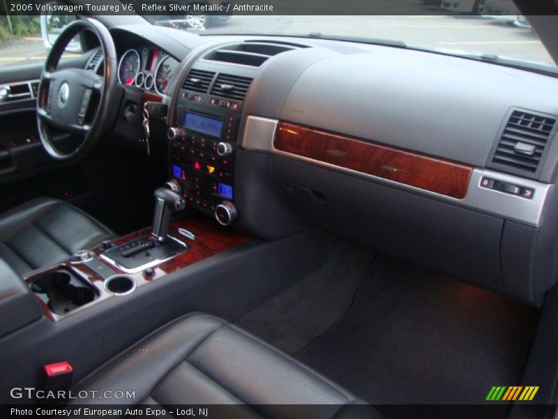 Reflex Silver Metallic / Anthracite 2006 Volkswagen Touareg V6