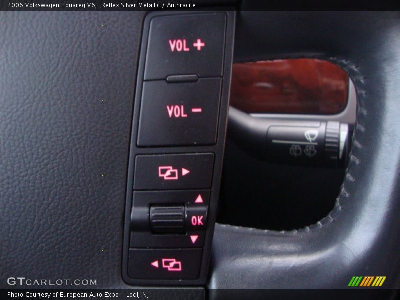 Reflex Silver Metallic / Anthracite 2006 Volkswagen Touareg V6