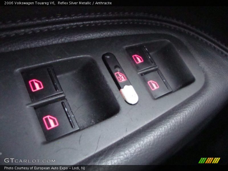 Reflex Silver Metallic / Anthracite 2006 Volkswagen Touareg V6