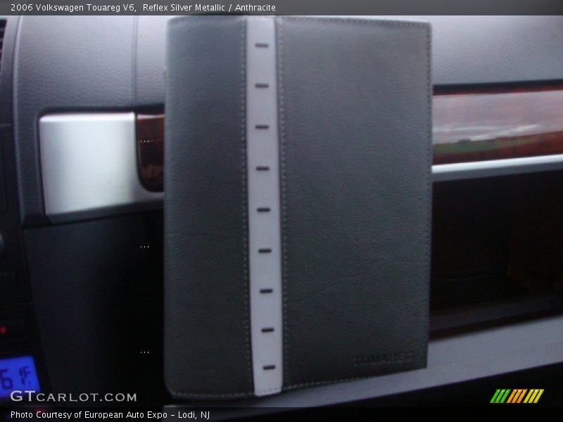 Reflex Silver Metallic / Anthracite 2006 Volkswagen Touareg V6