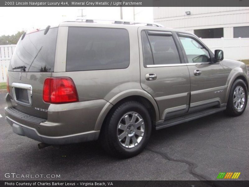 Mineral Grey Metallic / Light Parchment 2003 Lincoln Navigator Luxury 4x4
