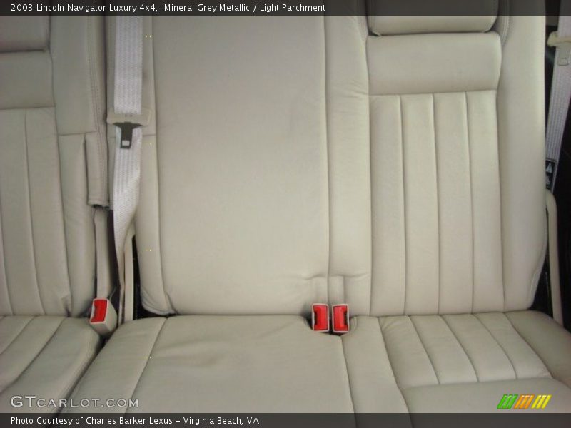 Mineral Grey Metallic / Light Parchment 2003 Lincoln Navigator Luxury 4x4