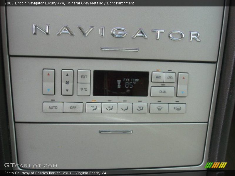 Mineral Grey Metallic / Light Parchment 2003 Lincoln Navigator Luxury 4x4