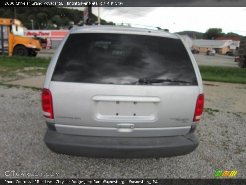 Bright Silver Metallic / Mist Gray 2000 Chrysler Grand Voyager SE