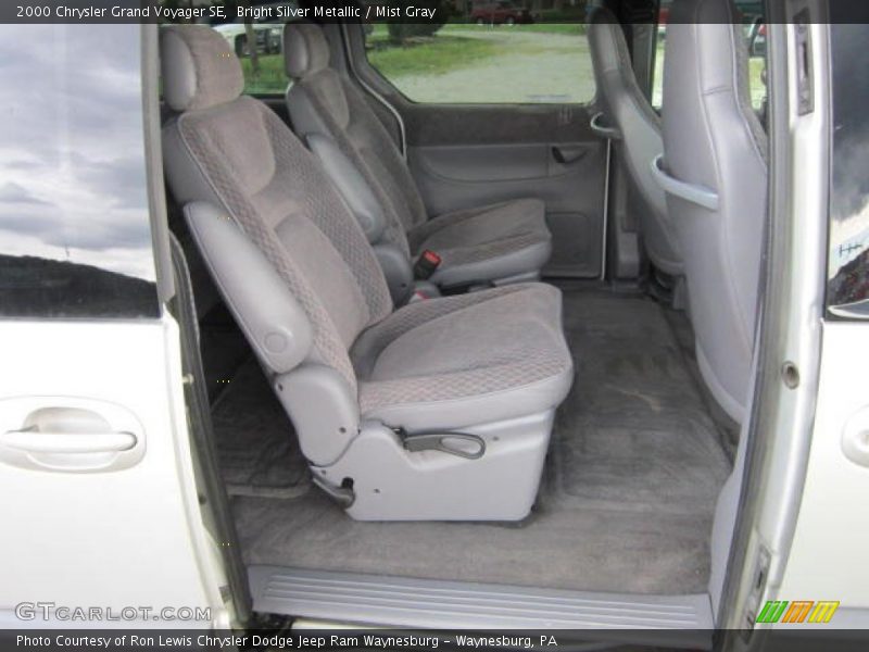Bright Silver Metallic / Mist Gray 2000 Chrysler Grand Voyager SE