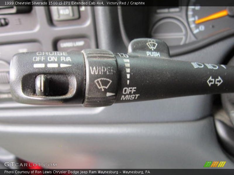 Controls of 1999 Silverado 1500 LS Z71 Extended Cab 4x4