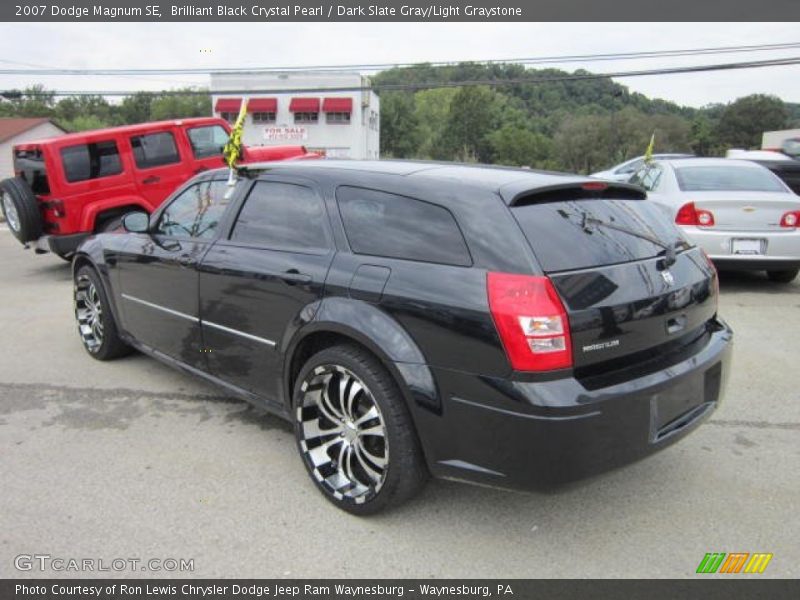 Brilliant Black Crystal Pearl / Dark Slate Gray/Light Graystone 2007 Dodge Magnum SE