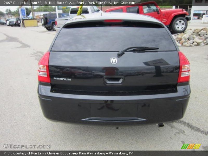Brilliant Black Crystal Pearl / Dark Slate Gray/Light Graystone 2007 Dodge Magnum SE